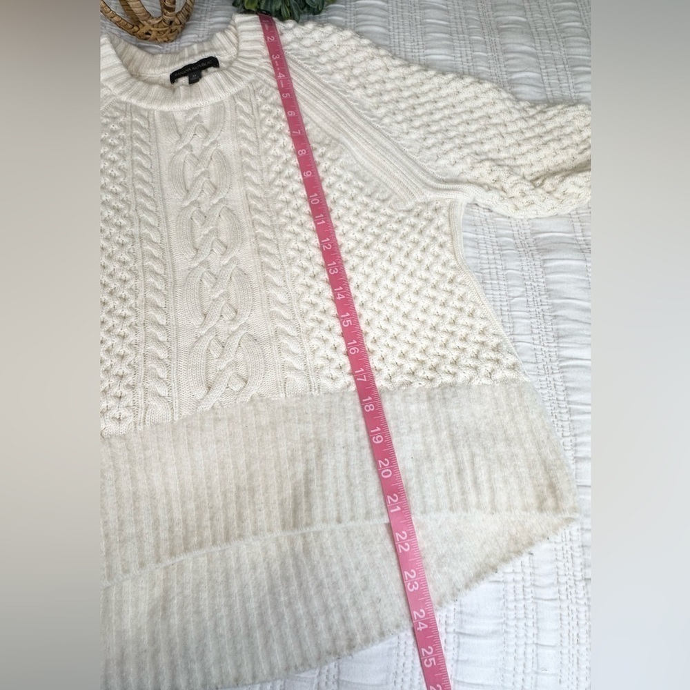 Banana Republic Women’s Cable Knit Sweater in Caribbean Sand Size Medium - Picture 8 of 10